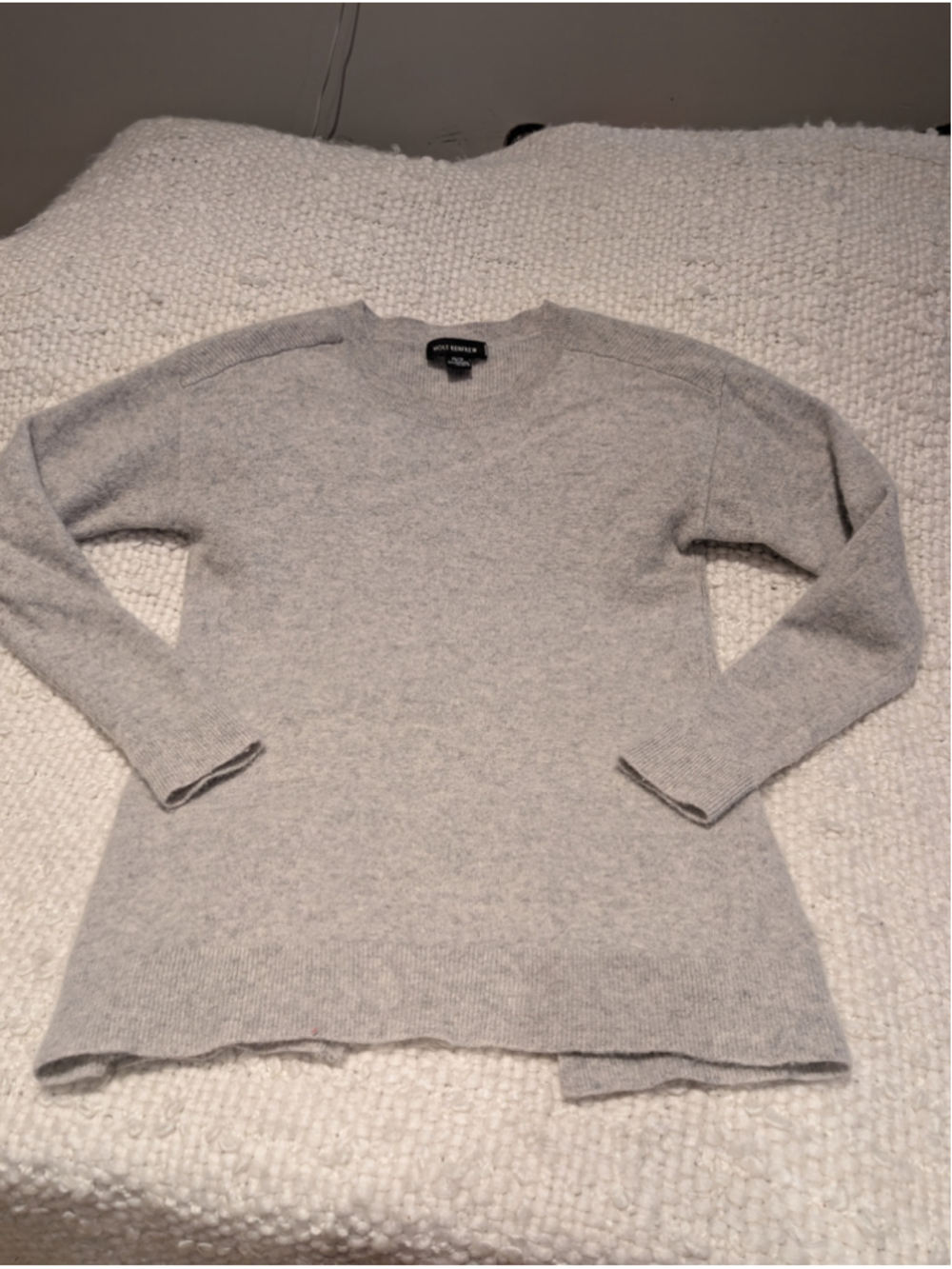 651-Women's Holt Renfrew 100% Cashmere Crew Neck Sweater Grey Size XS